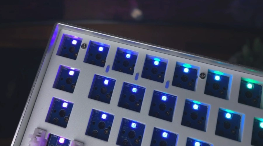 North facing mechanical keyboard switches with top LED position